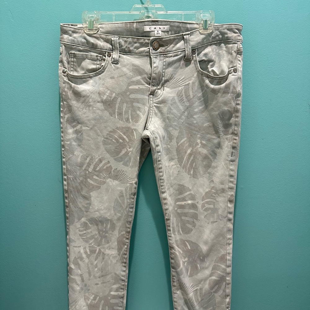 Cabi Women's Light Gray Patterned Jeans